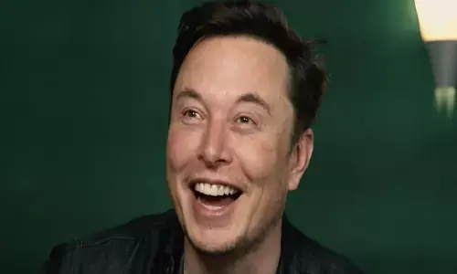 Elon Musk ने सिर्फ एक दिन में इतना पैसा कमा लिया कि दसियों हज़ार लोग करोड़पति बन जाएं