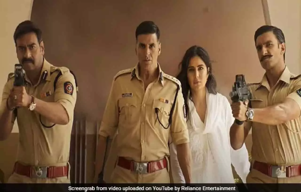 Sooryavanshi Movie Review: अक्षय कुमार स्टारर सूर्यवंशी की सिनेमाघरों में दस्तक, जानिए दर्शकों को कैसी लगी फिल्म