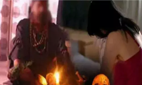 Sidhi News: तंत्र-मंत्र के चक्कर में युवती की गई जान, शव रखकर सड़क किया जाम, तांत्रिक पर मामला दर्ज करने की मांग