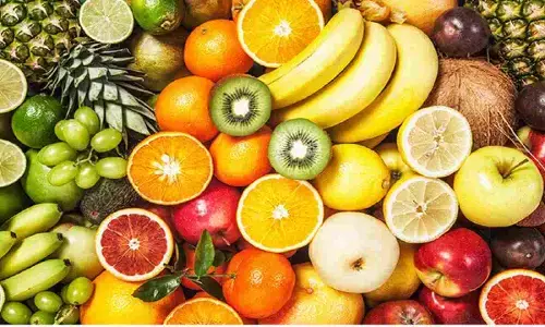 Winter Fruits: सर्दी के मौसम में करें इन फलों का सेवन, स्वस्थ रहेगा शरीर, नहीं होगा ठंड का असर
