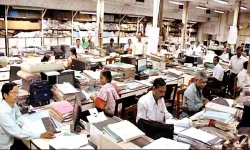 Retirement Age Hike 2022: कर्मचारी और कॉलेज शिक्षकों के रिटायरमेंट उम्र को लेकर आई बड़ी खबर, जाने लेटेस्ट अपडेट