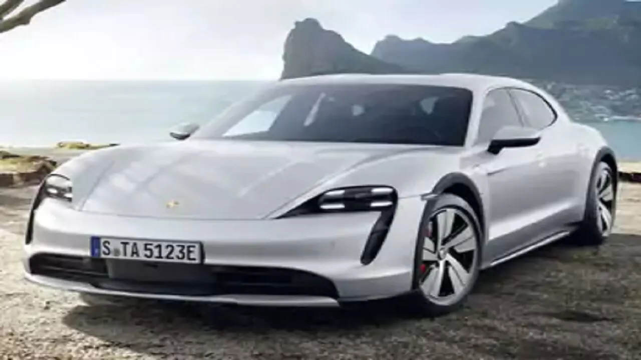 E-Sports Car: सिर्फ 2.8 सेकेंड में 100kmph की रफ़्तार पकड़ती है ये इलेक्ट्रिक कार, सिंगल चार्ज में देती है 484km की रेंज