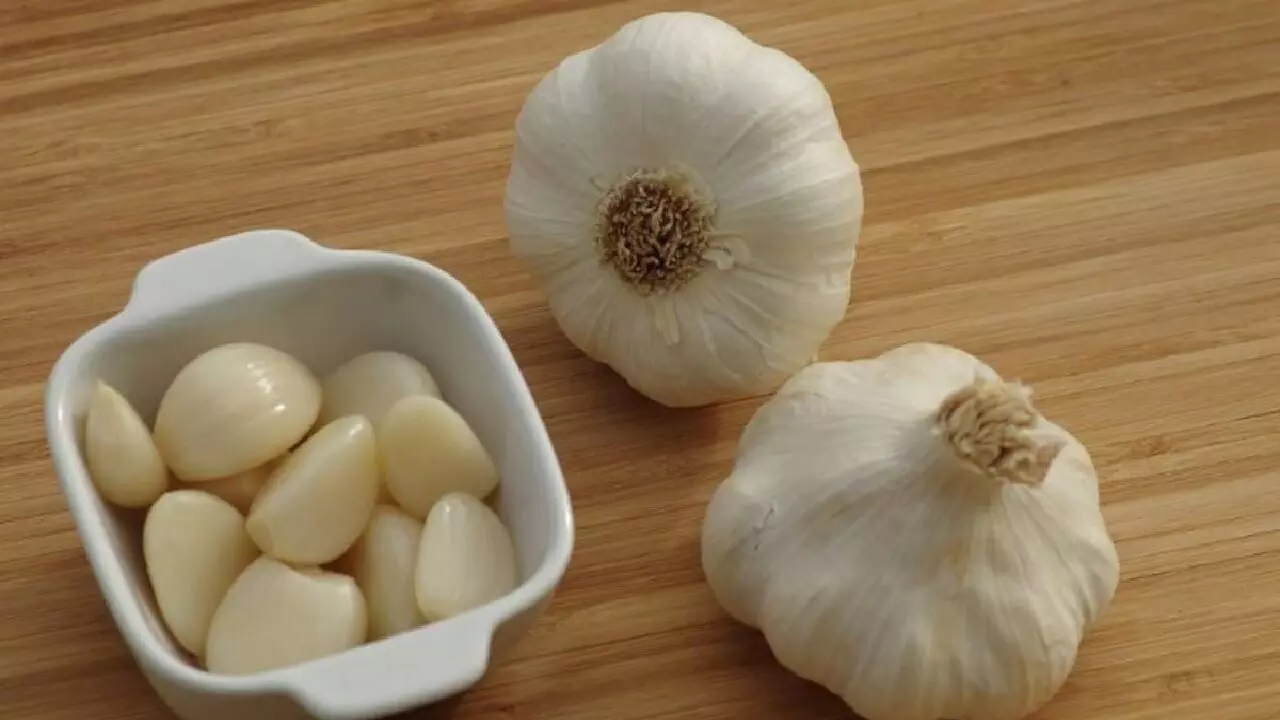 Benefits Of Garlic In Thyroid: थायराइड में लहसुन के फायदे आपको कर देंगे हैरान, जानिए!