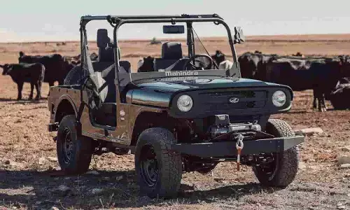 Mahindra ROXOR: महिंद्रा की एक ऐसी ऑफ़ रोड SUV जो इंडिया में बेचीं ही नहीं जाती