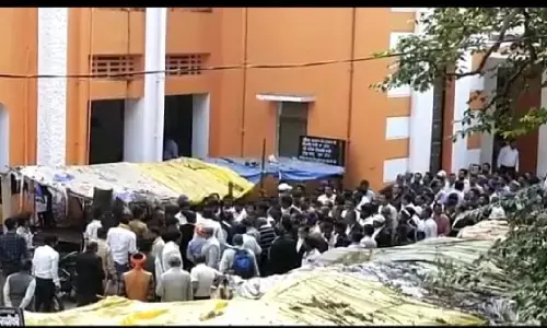 Rewa Court News: पेशी में लाए गये युवक ने न्यायालय की दूसरी मंजिल से लगाई छलांग, मचा हड़कंप Rewa Court News: पेशी में लाए गये युवक ने न्यायालय की दूसरी मंजिल से लगाई छलांग, मचा हड़कंप