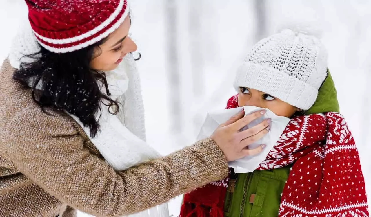 इन टिप्स को अपनाकर आप भी सर्दियों में अपने बच्चों को रख सकते हैं सुरक्षित