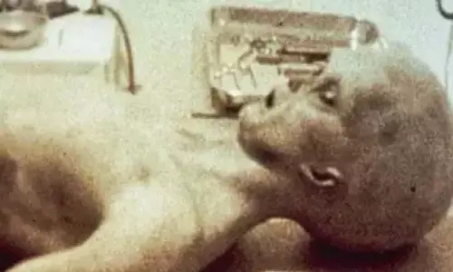 FBI के दस्तावेजों से सामने आई एलियन और UFO के मौजूदगी की जानकारी, अमेरिका को मिली थी दूसरे ग्रहों के जीवों की लाशें FBI के दस्तावेजों से सामने आई एलियन और UFO के मौजूदगी की जानकारी, अमेरिका को मिली थी दूसरे ग्रहों के जीवों की लाशें