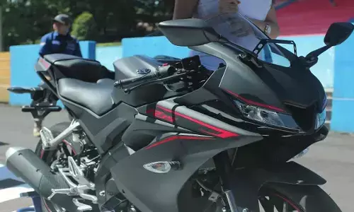 Yamaha की धांसू स्पोर्ट्स बाइक R 15 का सस्ता वैरिएन्ट लांच हो गया है, जानें आपको कितने में पड़ेगी ये बाइक