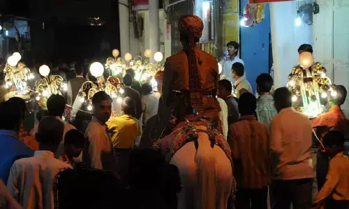 Rewa News: डीजे की धुन पर जश्न में डूबी बारात के बीच जा घुसी कार, फिर मच गई चीख पुकार, फिर हुआ बवाल