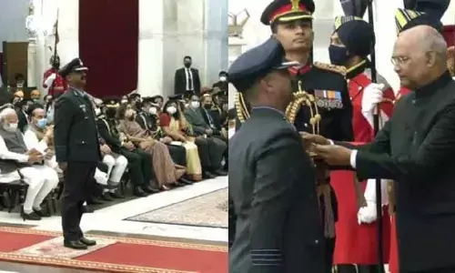Group Captain Abhinandan honored with Vir Chakra