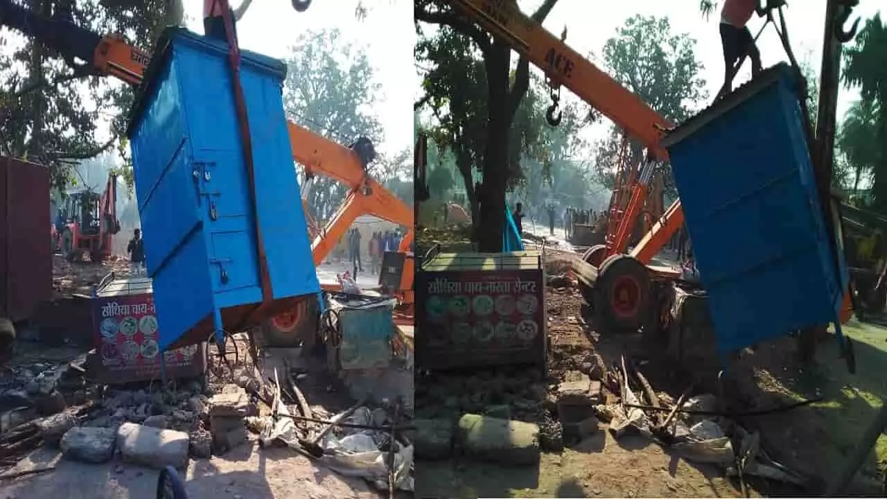 Bajrang Sena protested against administration of temple by removing Hanuman idol