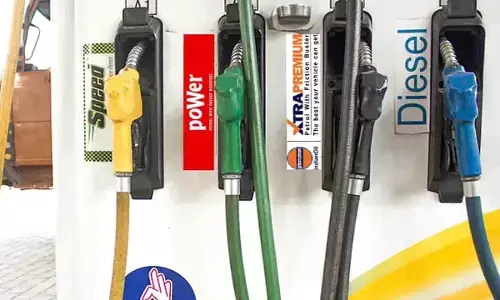 नॉर्मल और प्रीमियम पेट्रोल के बीच क्या अंतर होता है? क्या पावर पेट्रोल डालने गाडी ज़्यादा माइलेज देती हैं नॉर्मल और प्रीमियम पेट्रोल के बीच क्या अंतर होता है? क्या पावर पेट्रोल डालने गाडी ज़्यादा माइलेज देती हैं