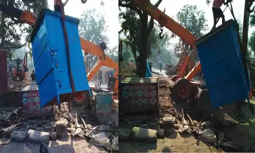 Bajrang Sena protested against administration of temple by removing Hanuman idol Bajrang Sena protested against administration of temple by removing Hanuman idol