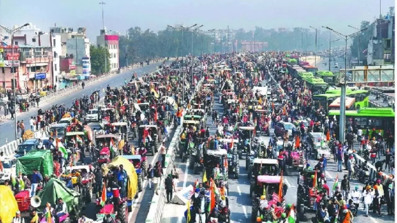 Delhi Kisan March: दिल्ली कूच की तैयारी में किसान, 1000 ट्रैक्टर-ट्राली हुई रवाना, जानिए!