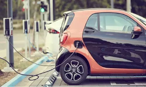 अपनी पुरानी कार को आप इलेक्ट्रिक गाडी में कन्वर्ट कर सकते हैं, जानिए कितना खर्चा आएगा अपनी पुरानी कार को आप इलेक्ट्रिक गाडी में कन्वर्ट कर सकते हैं, जानिए कितना खर्चा आएगा