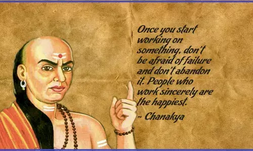 Chanakya Niti: महा पंडित चाणक्य की इन बातों को कभी ना भूलें, कुछ गलतियां दुश्मनों को बनाती हैं ताकतवर