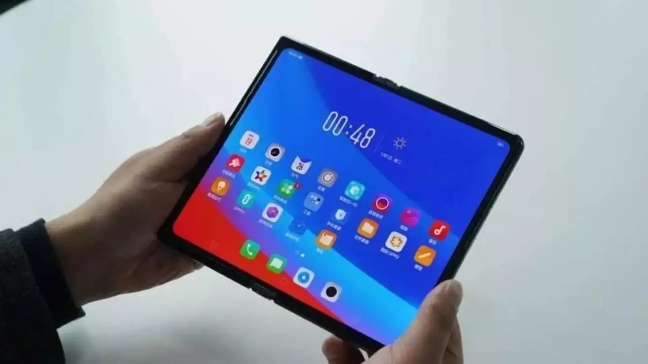 OPPOs Foldable Smartphone
