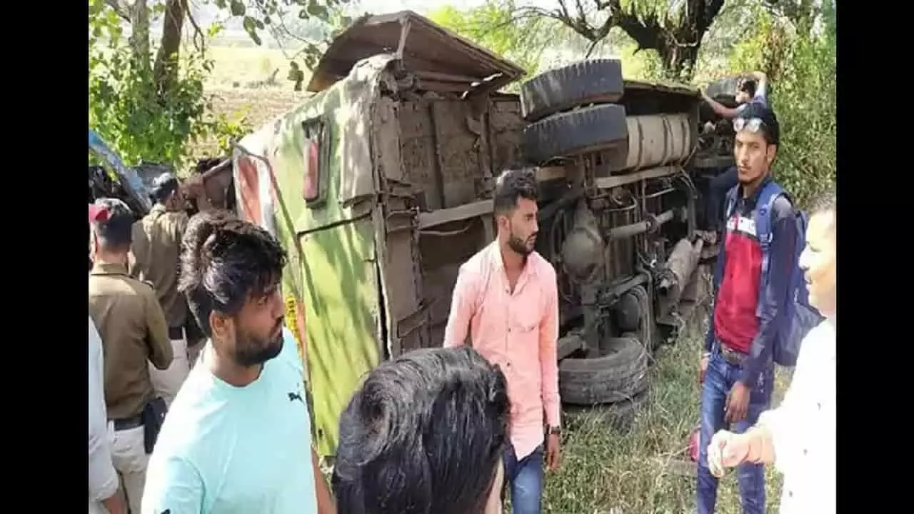 MP में भीषण सड़क हादसा, ट्रक ने बस को मारी टक्कर, 6 की मौत