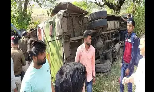 MP में भीषण सड़क हादसा, ट्रक ने बस को मारी टक्कर, 6 की मौत