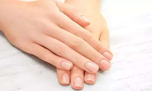 नाखूनों की इन एक्सरसाइज से पता लगाएं कितने हेल्दी हैं आप!