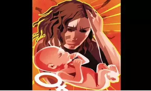 पिज़्ज़ा का आर्डर गलत हुआ तो पिता ने अपने 6 महीने के बच्चे को पटक कर मार डाला, बेबस माँ देखती रही