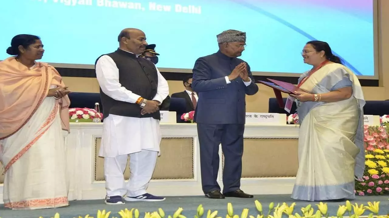 Empowerment of Divyangjans Award: दिव्यांग दिवस पर Chhattisgarh का Delhi में सम्मान, मिले तीन राष्ट्रीय अवार्ड