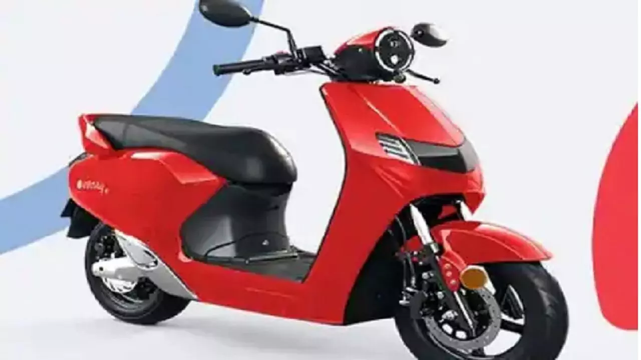 Cheapest Electric Scooter: सिर्फ 36 हज़ार में मिल रही 85km चलने वाली स्कूटी, 499 रुपए में कर सकते हैं बुकिंग