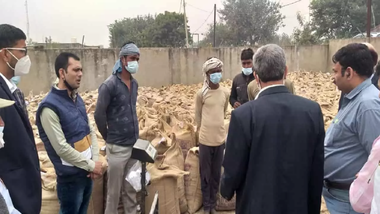 Central team took stock of arrangement of paddy procurement centers in Rewa expressed dissatisfaction