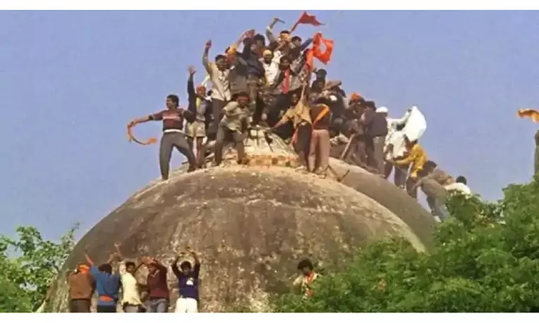 Babri demolition:आज के ही दिन कारसेवकों ने गिरा दिया था राम जन्मभूमि में बना विवादित ढांचा
