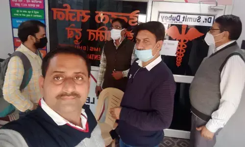 Rewa News: डेंटल क्लीनिक के अवैध संचालन पर Health Department की टीम ने लगाया ताला, जानिए! Rewa News: डेंटल क्लीनिक के अवैध संचालन पर Health Department की टीम ने लगाया ताला, जानिए!