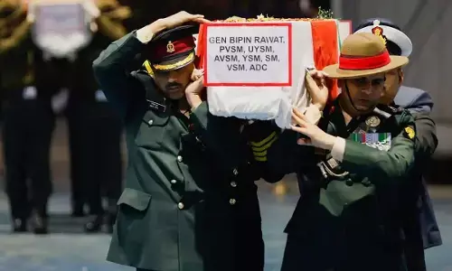 CDS Bipin Rawat Funeral: CDS जनरल रावत के अंतिम सफर की तस्वीरें देख आप अपने आंसू नहीं रोक पाएंगे CDS Bipin Rawat Funeral: CDS जनरल रावत के अंतिम सफर की तस्वीरें देख आप अपने आंसू नहीं रोक पाएंगे