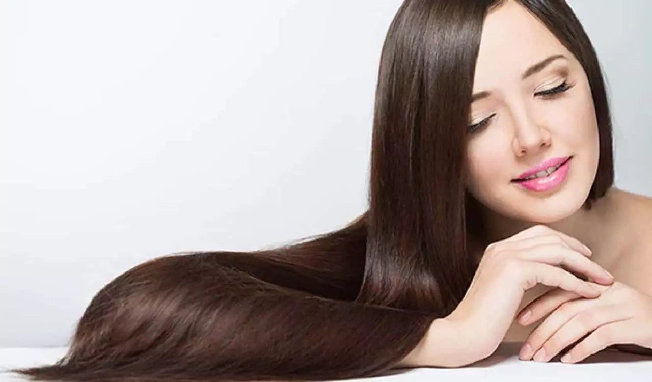 Hair Growth Tips : बालों को लम्बा और घना करने के कुछ आसान टिप्स