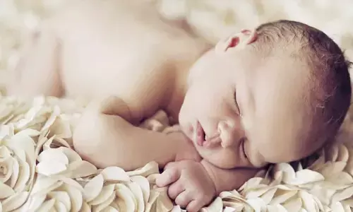 Slipping Issue : जाने किस वजह से आपका नवजात लेता है सोते समय झटके