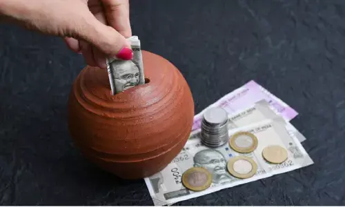 बैंक में जमा पैसों को आप सुरक्षित मानते हैं तो यह ग़लतफ़हमी है, 49% पैसे की कोई गारंटी नहीं है