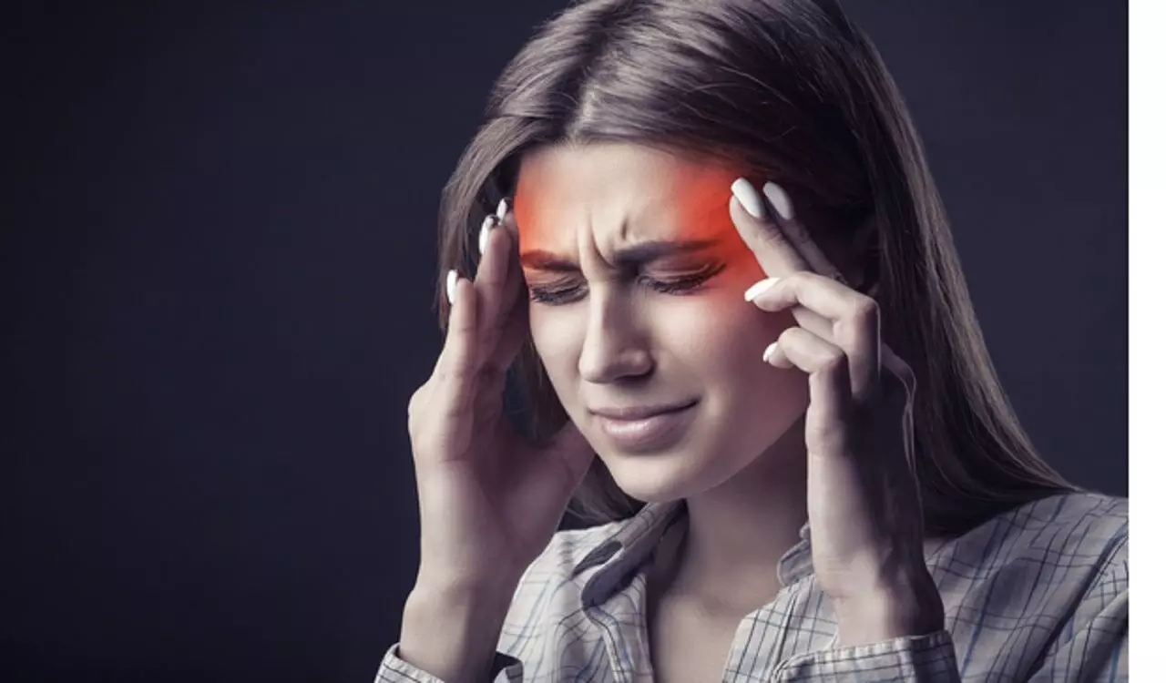 Headache Precautions: सर्दियों में क्यों होती है सर दर्द की समस्या, कैसे करें इलाज ?