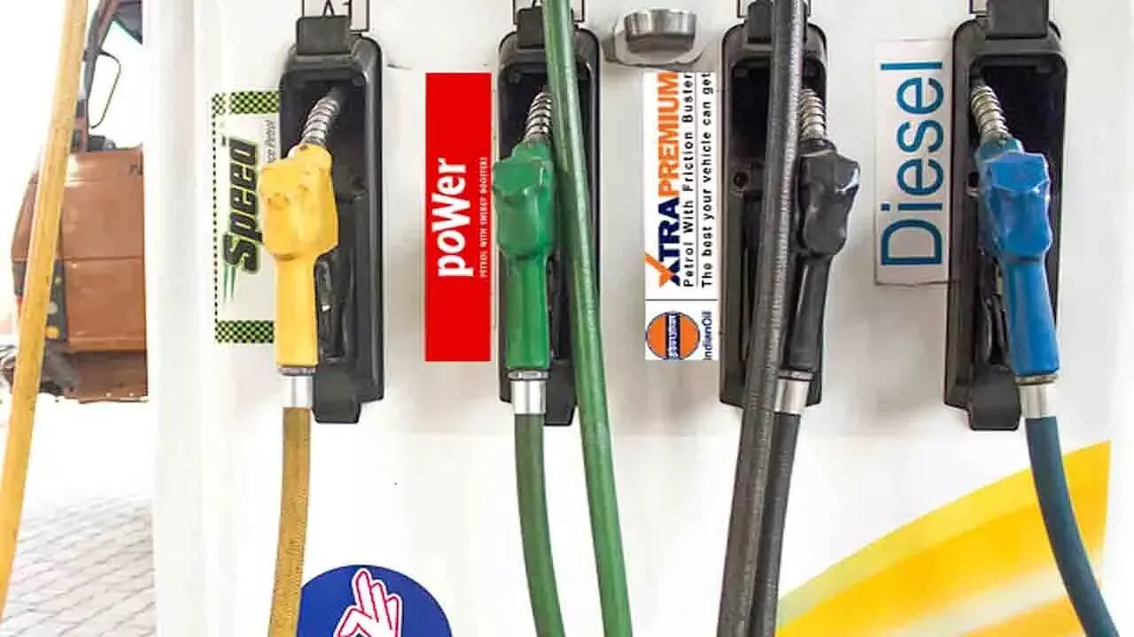 Petrol/Diesel Price: पेट्रोल-डीज़ल के 5 रुपए सस्ता होने की उम्मीद