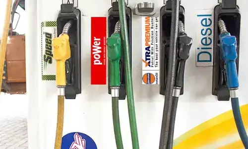 Petrol/Diesel Price: पेट्रोल-डीज़ल के 5 रुपए सस्ता होने की उम्मीद