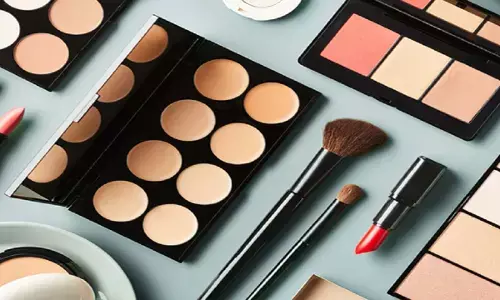 Expired Cosmetics Uses: मंहगे मेकअप के एक्सपायर होने के बाद ऐसे कर सकते हैं इस्तेमाल