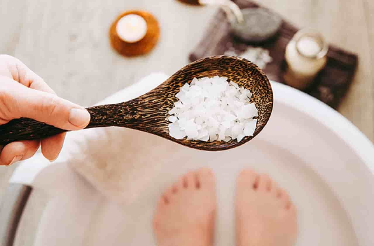 Benefits Of Salt Bath नमक के पानी से नहाने से होते हैं बहुत ही अद्भुत