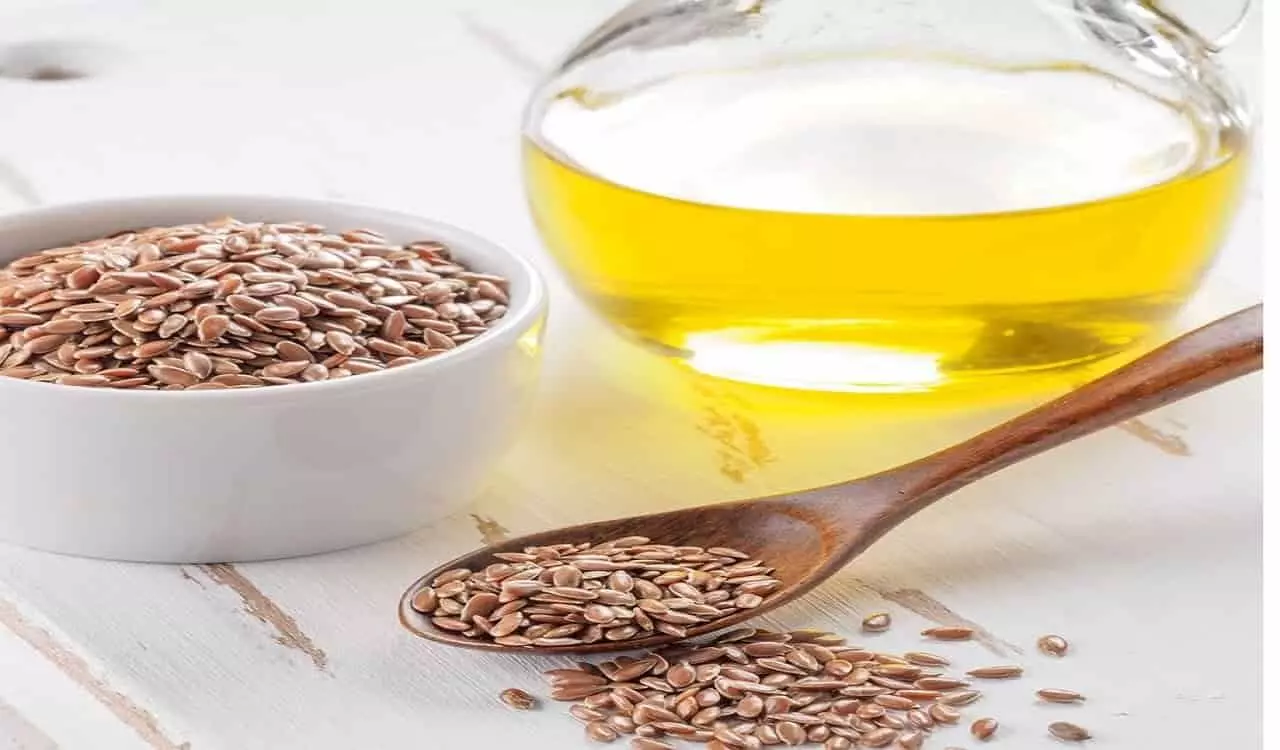 Flaxseed Benefits: मोटापे से हैं परेशान तो रोज अलसी के काढ़े का करें सेवन