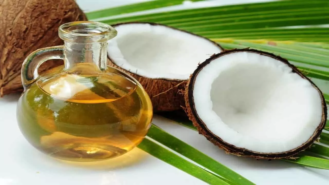 Benefits Of Coconut Oil: नारियल तेल से होते हैं ढेर सारे लाभ, आइए जाने