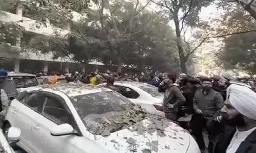 Ludhiana Court Blast: लुधियाना कोर्ट में ब्लास्ट, 2 लोगों की मौत हो गई, NSG कमांडों भेजे गए Ludhiana Court Blast: लुधियाना कोर्ट में ब्लास्ट, 2 लोगों की मौत हो गई, NSG कमांडों भेजे गए