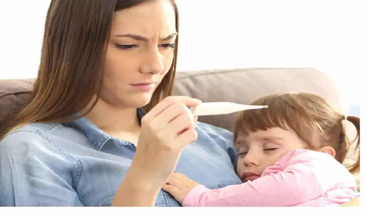 Cure Fever: जब बच्चों में बुखार आए तो करें ये उपाय