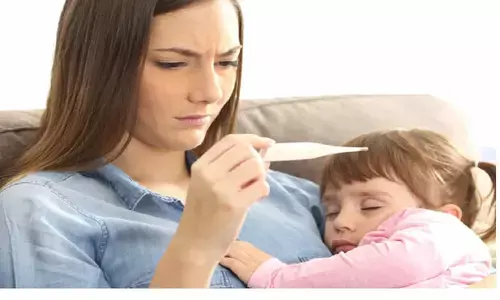 Cure Fever: जब बच्चों में बुखार आए तो करें ये उपाय