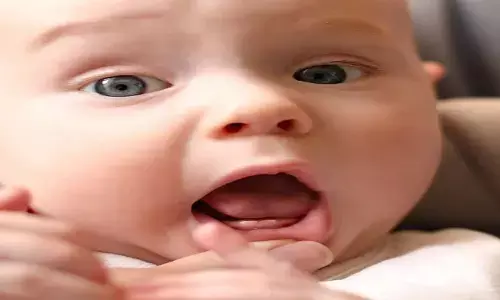 Tips For Baby Teeth: जब बच्चों के दांत निकले तो रखें इन बातों का ध्यान
