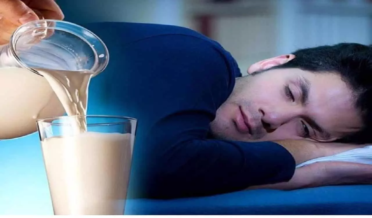 Benefits of Drinking Hot Milk: रात को दूध पीकर सोने से होते हैं ये बेहतरीन फायदें