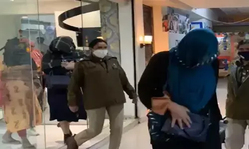 Police raid in Indores spa center, youth of Satna caught