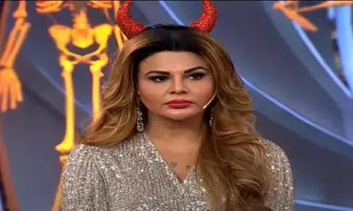 राखी सावंत के साथ शो में कुछ ऐसा हुआ कि उनकी आंखों से आंसू गिरने लगे