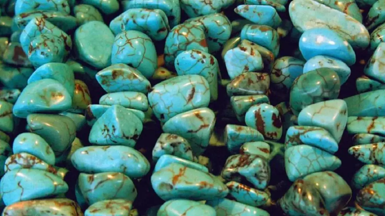 एक ऐसा रत्न जो खतरा आने से पहले ही फट जाता है, इसके बारे में जान उड़ जाएगी आपकी नींद, जानिए