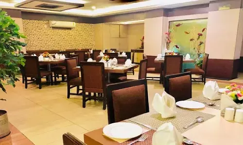 नई पाबंदियां लागू, अब बंद रहेंगे बार और रेस्टोरेंट